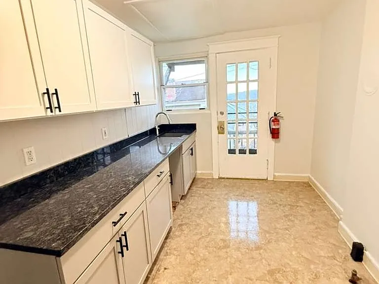200-223 Gilliland Pl — Photo 3