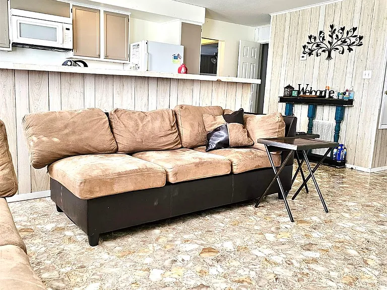 2104 Galveston Ave — Photo 5