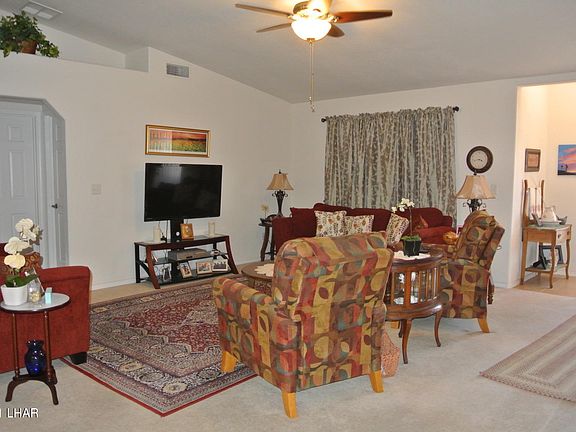 3rd image of 2520 Beverly Glen Dr