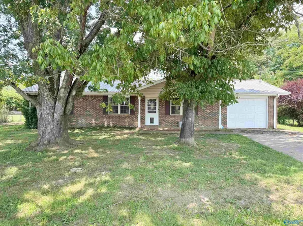 237 Prince St, Woodville, AL 35776