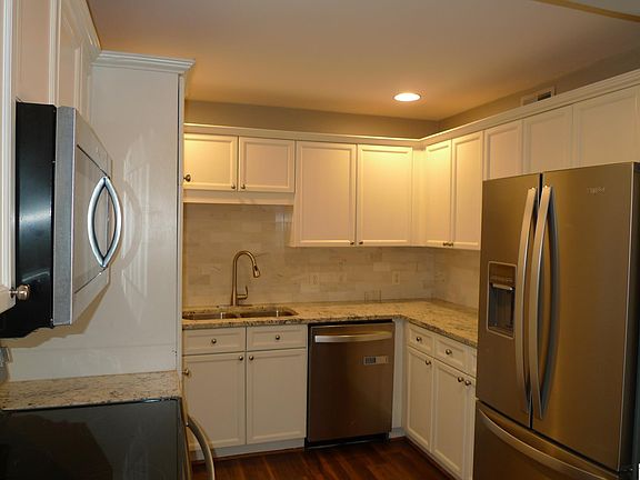 4th image of 3350 Altamont Rd S APT B15
