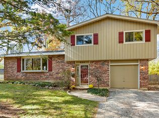 624 Norton Ave, Mundelein, IL