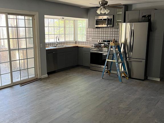3rd image of 1231 N Camino Alto