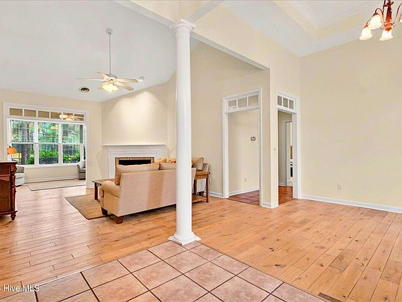 4th image of 154 Windsor Circle SW