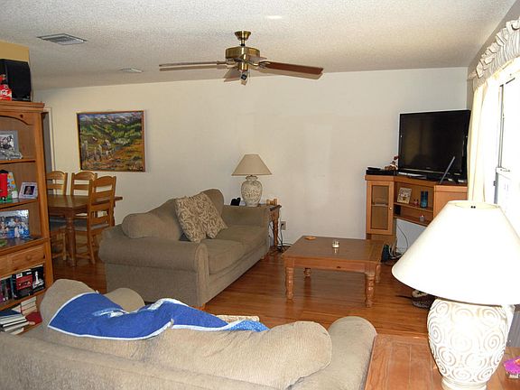 5th image of 122 Chapel Ln