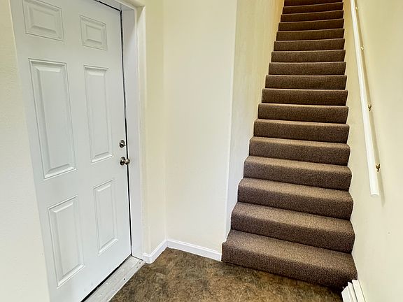 2nd image of 2681 Mockler Ave #B