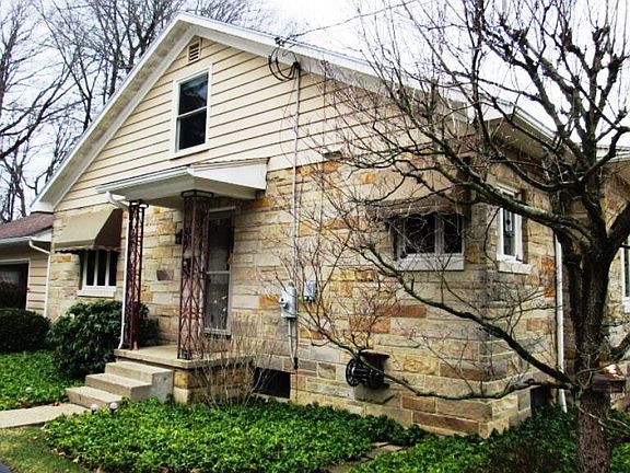 3rd image of 304 Hillcrest Dr