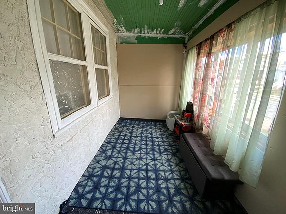 2nd image of 404 Custer Ave