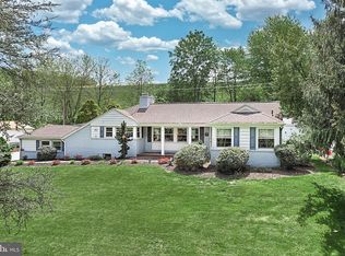 5212 Rockery Rd, Spring Grove, PA 17362