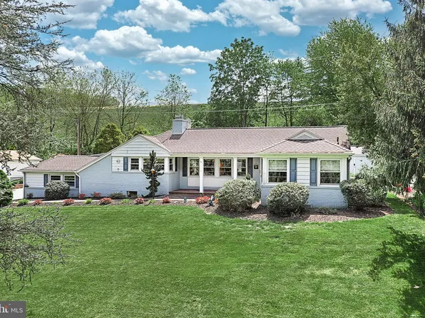 5212 Rockery Rd, Spring Grove, PA 17362