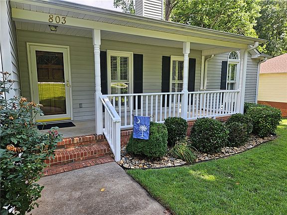 3rd image of 803 Dillard Rd
