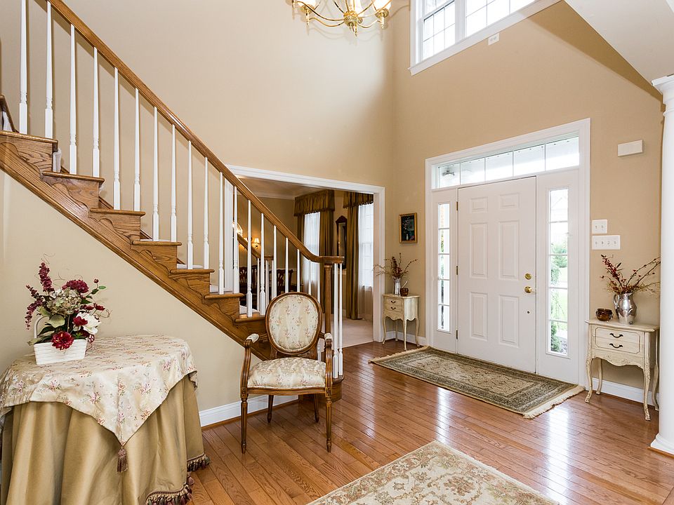 1st image of 221 Ivystone Dr
