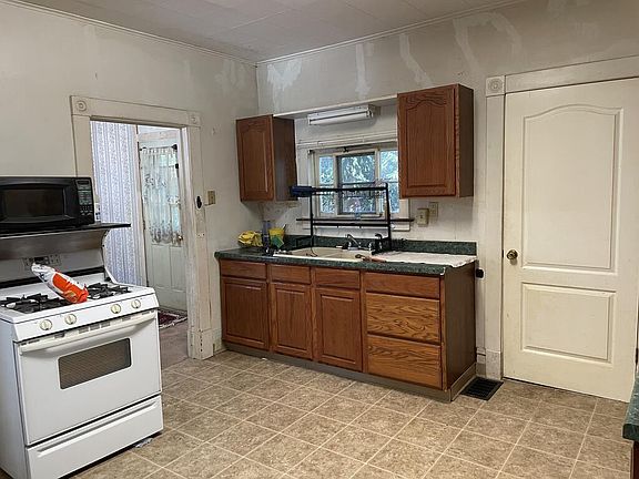 2nd image of 501 Central Ave