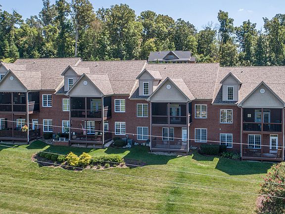 2nd image of 145 Waterford Cir