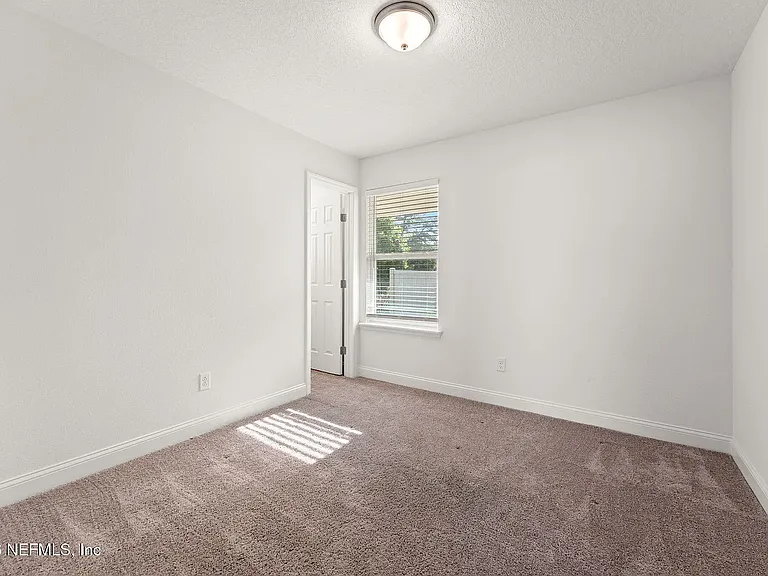 2907 Lucille Ln — Photo 6