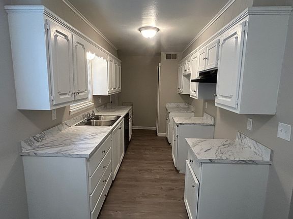 5th image of 805 N Ash Ave