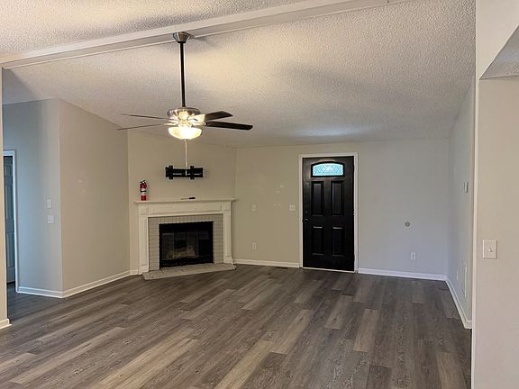 3rd image of 463 Roberts Rd