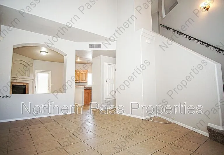 528 Green Village Ct #B — Photo 3
