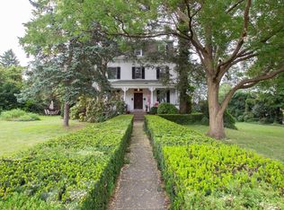 635 Rhawn St, Philadelphia, PA 19111