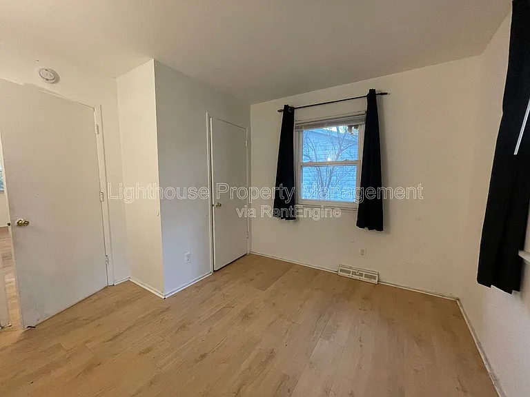 4211 Beechmount Ave — Photo 6