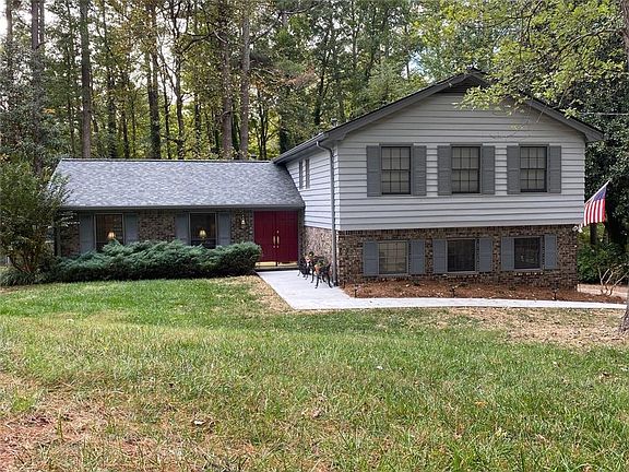 2nd image of 547 Brandy Creek Cir