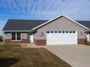 1409 Langworthy Ct SE, Cascade, IA 52033