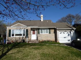 96 McKinley Ave, Colonia, NJ 07067