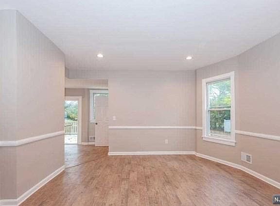 4th image of 90 N 22nd St