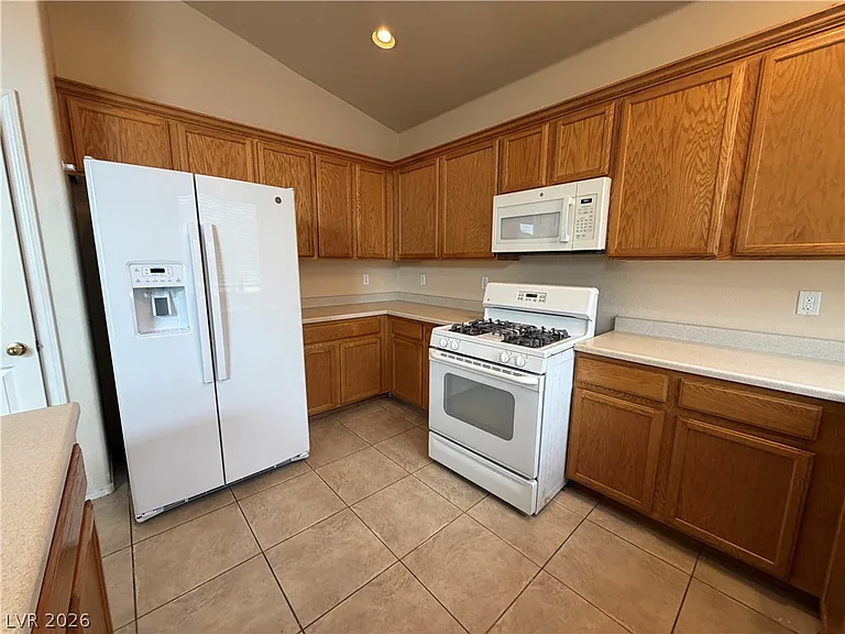6420 Casamar St #- — Photo 10