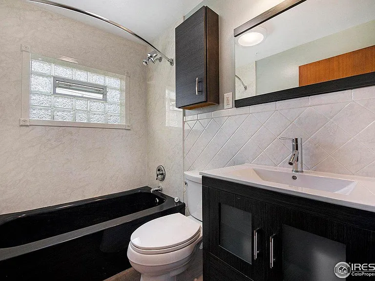 1114 Pratt St — Photo 14