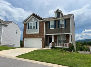 338 Tavernier Ln, Candler, NC 28715