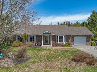 71 Peat Dr, Quispamsis, NB E2E 4X8