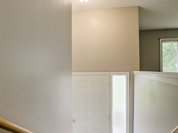 3rd image of 9624 Redman Ave
