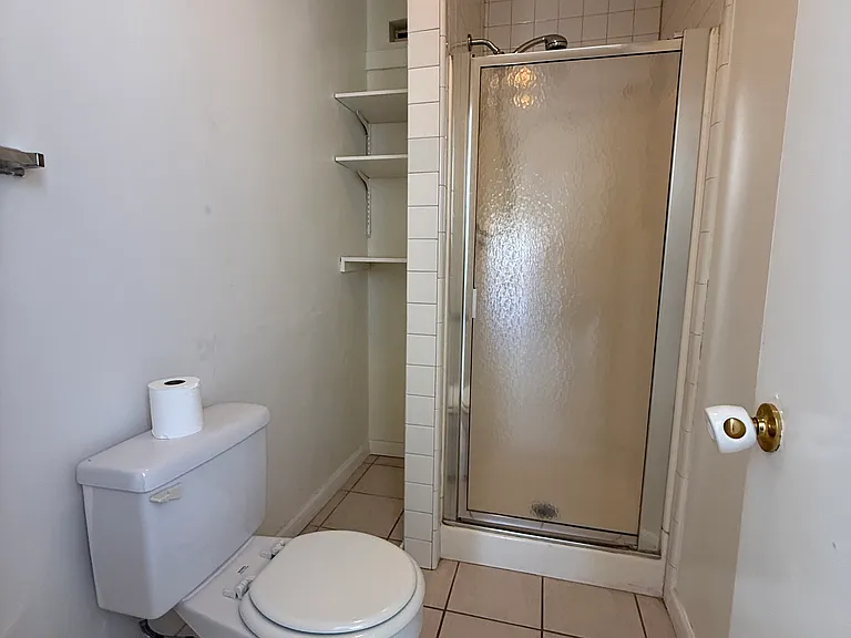 1116 Irving Ave — Photo 12