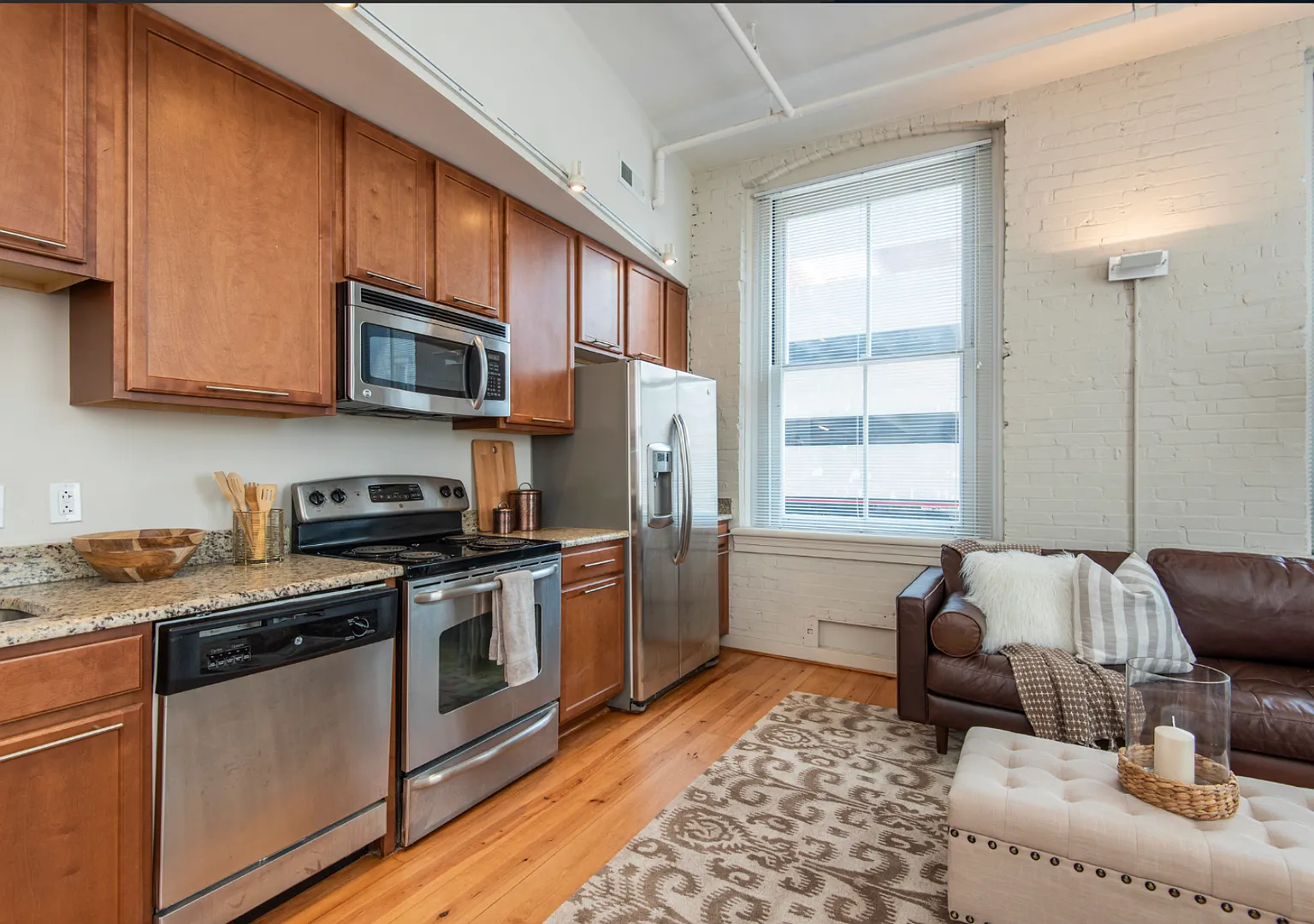 1200 Walnut St — Photo 2