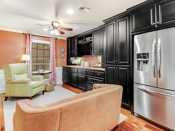 5th image of 1204 Broadmoor Blvd
