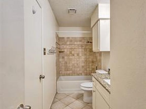 4th image of 9721 Holly Springs Dr