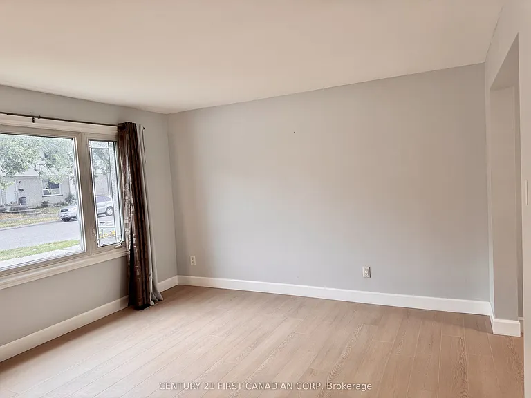841 Jalna Blvd — Photo 3