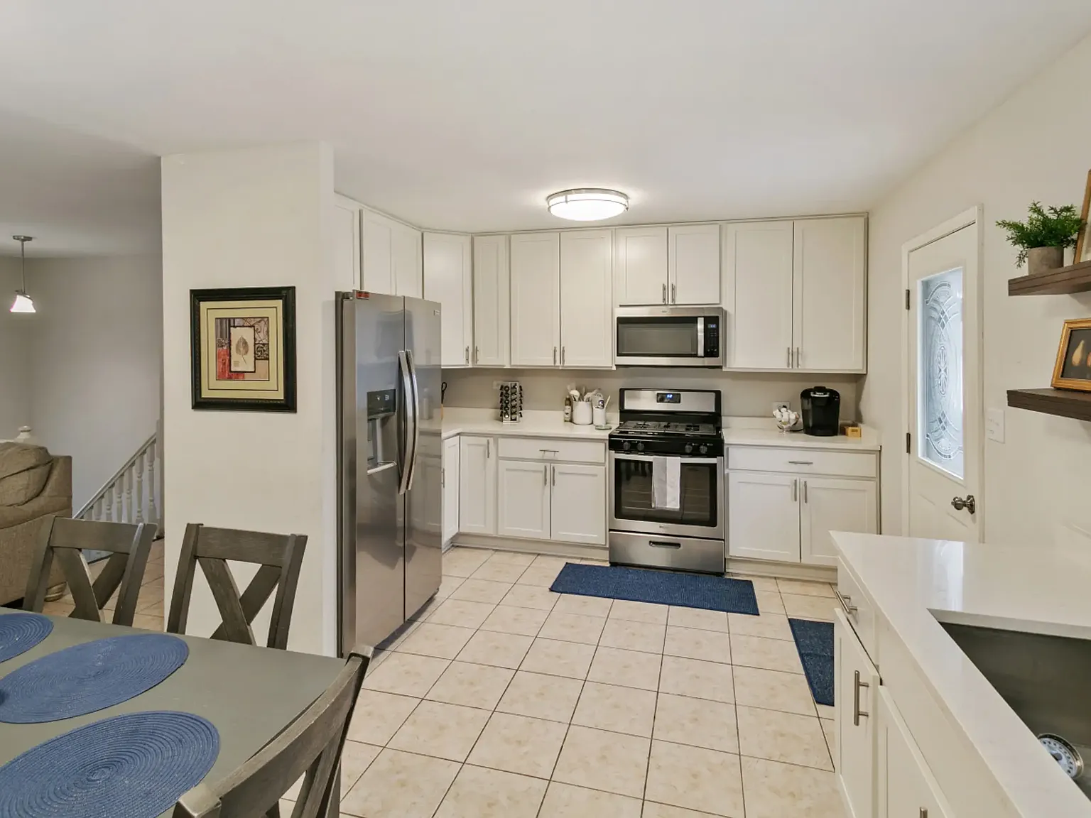 4 bed, 1826 sqft, $4,200 — Photo 2