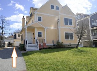 32 Salisbury Rd #32, Newton, MA 02458