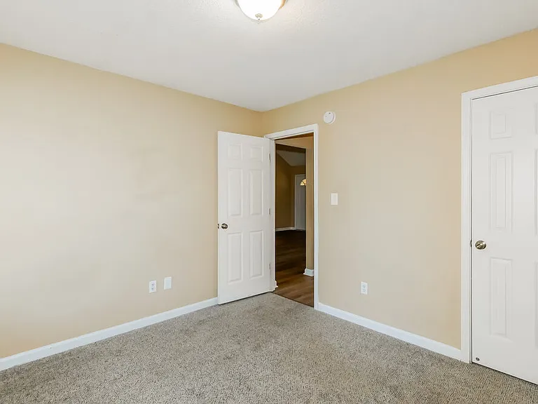 6916 Fox Briar Cv — Photo 11