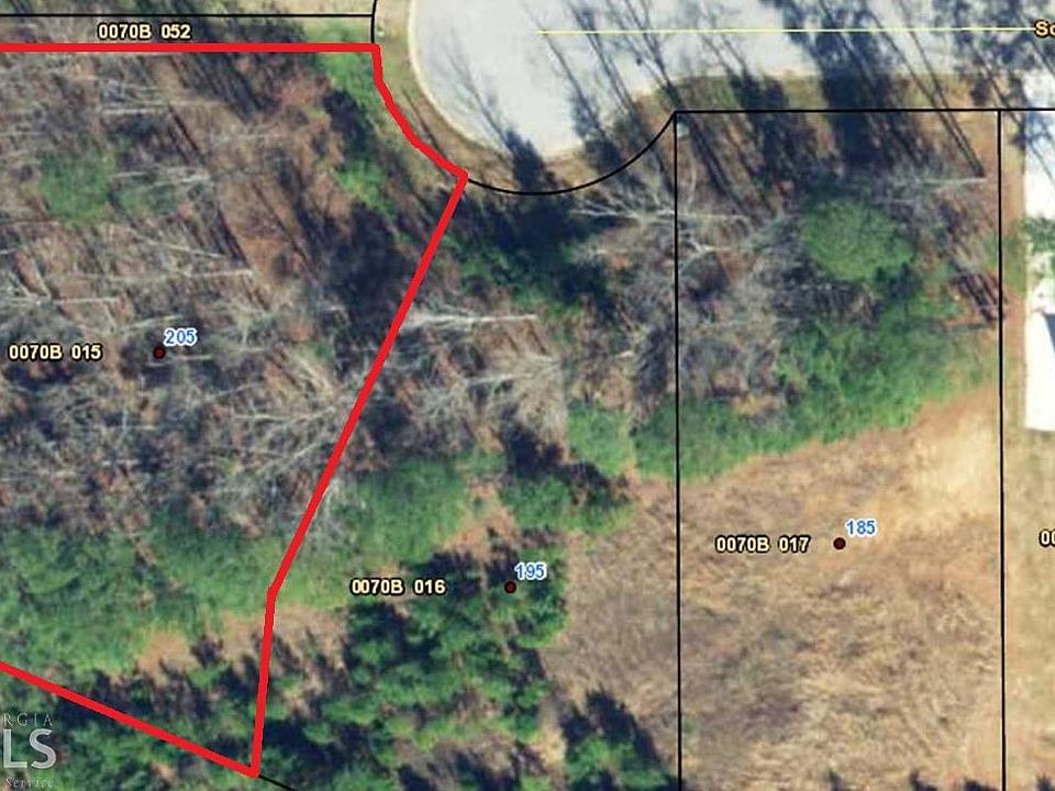 2nd image of 205 Scouts Ridge Dr