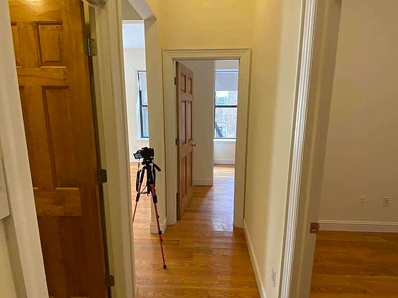 5th image of 190 Claremont Ave