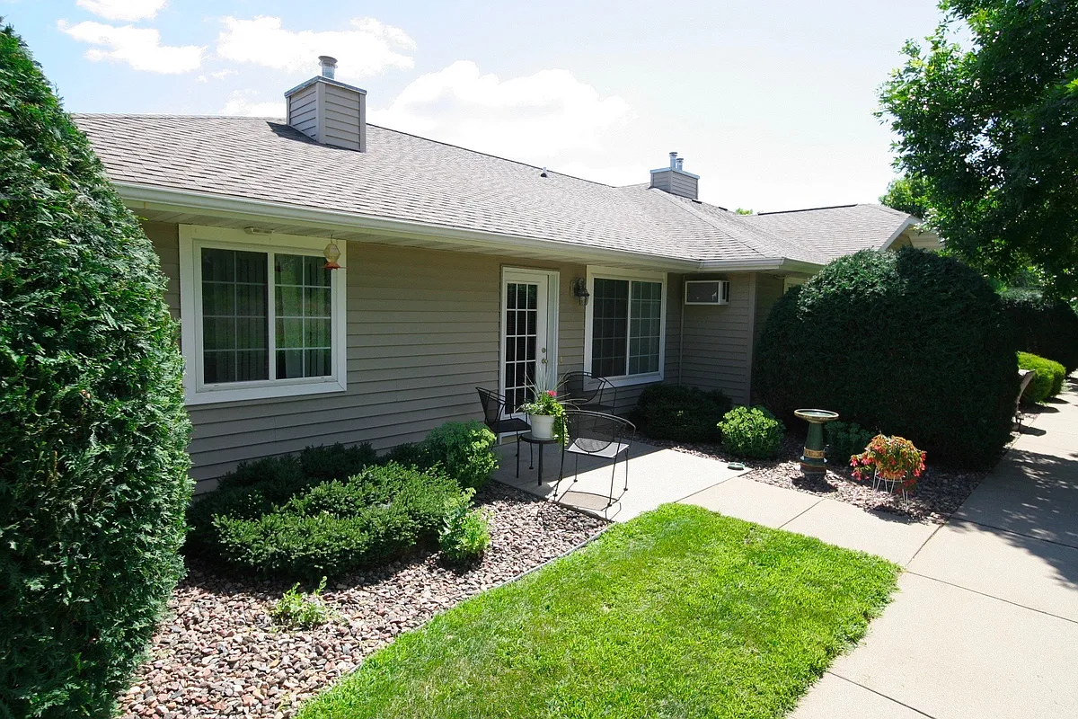 Building Photo - 3330-40 Bluebird Ct