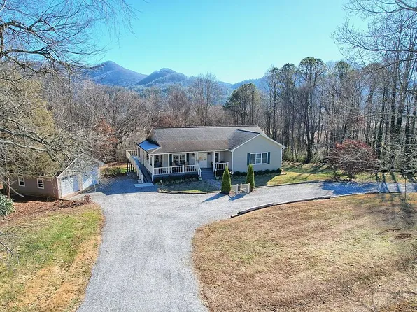 49 Tennessee Ridge Dr, Dillard, GA 30537