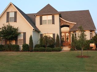 18 Cobble Ridge Cv, Jackson, TN 38305