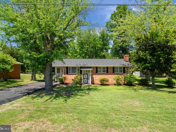 7704 Signal Hill Rd, Manassas, VA 20111