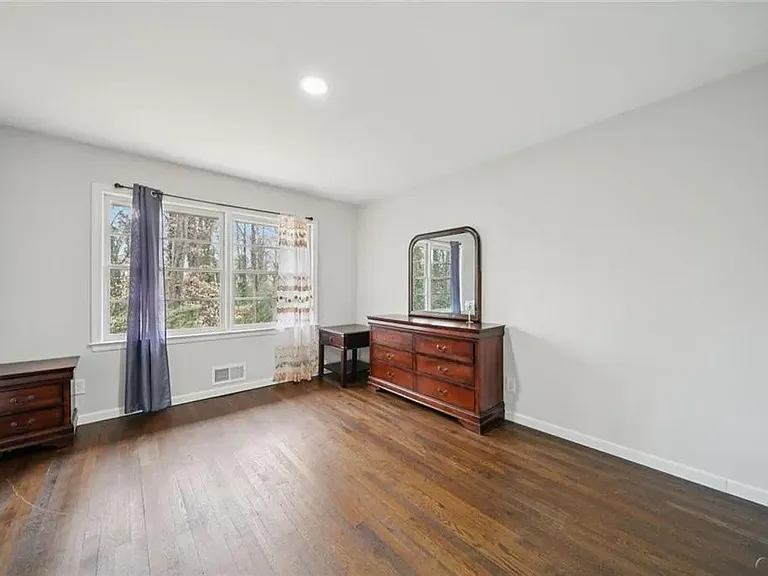 5655 Lake Forrest Dr NW — Photo 10