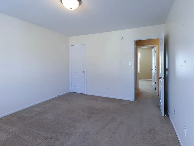 613 Bear Valley Ct — Photo 16