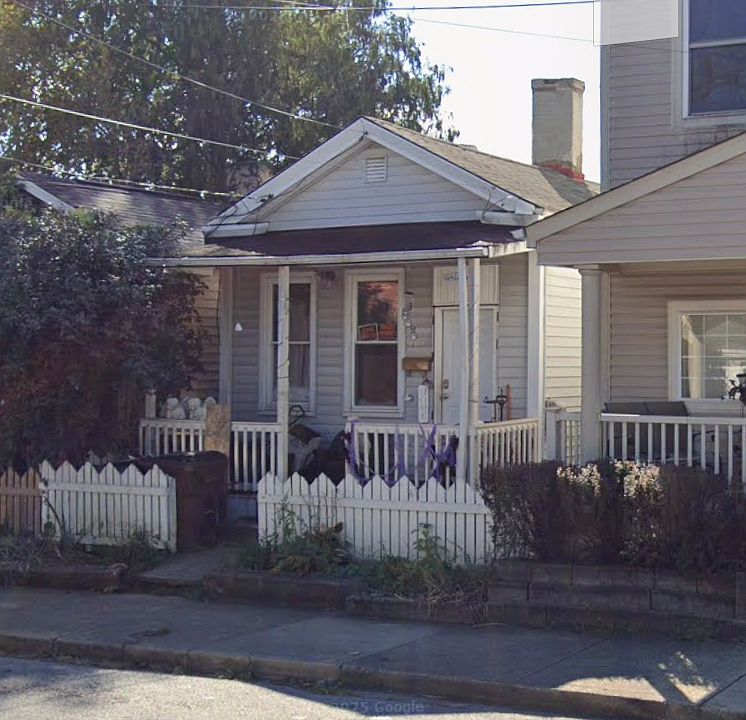 1st image of 407 Oliver St